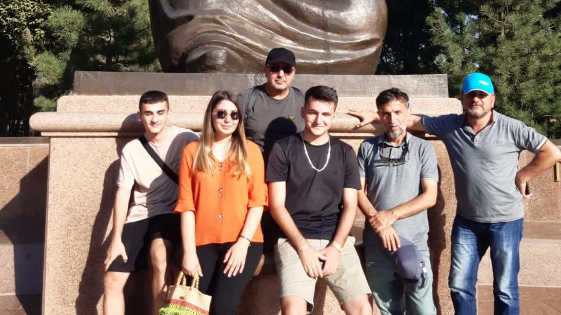 Öğretmen ve Öğrencilerimiz Türkistan gezisine katıldı